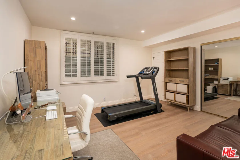 2337 Fox Hills Drive #102 photo 12