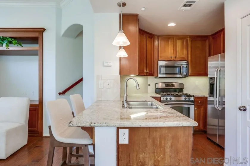 455 Almond Road photo 3