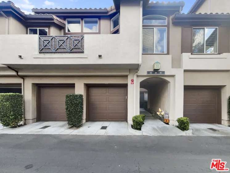 22 Via Madera photo 1
