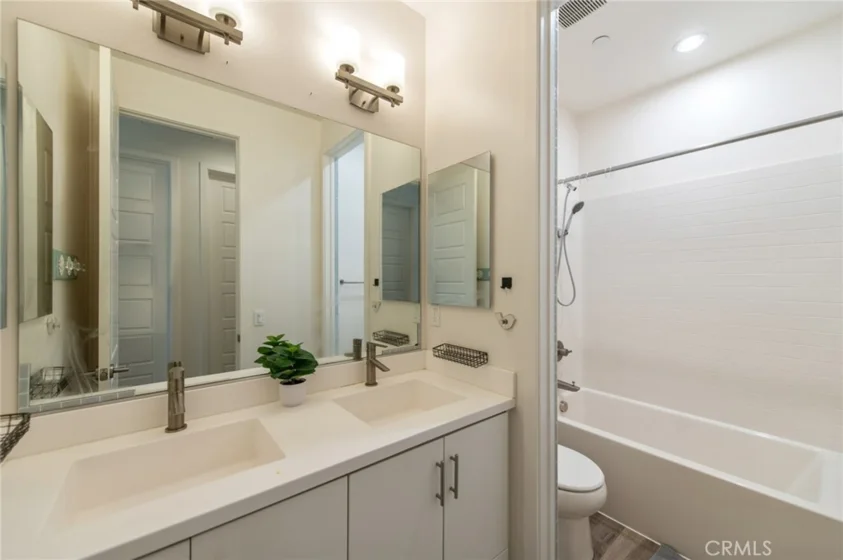 192 Finch photo 43