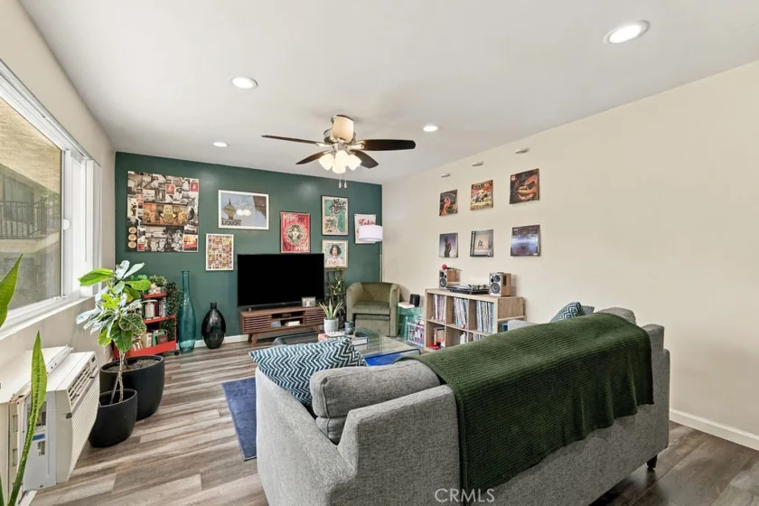 8800 Cedros Avenue #108 photo 4