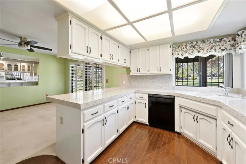 1229 Seven Hills photo 4