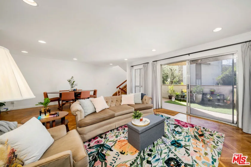 5323 Coldwater Canyon Avenue #B photo 1