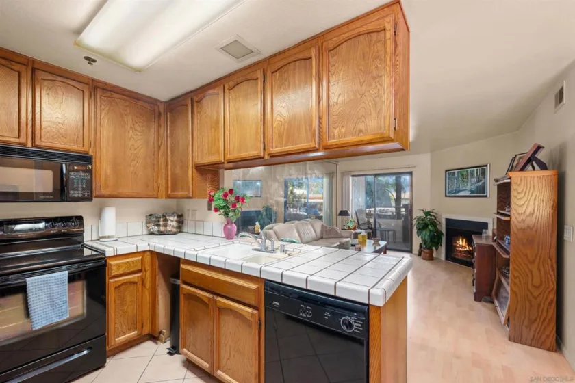 5649 Lake Park #102 photo 8