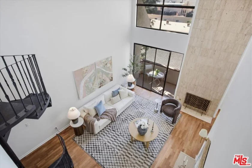 1271 Granville Avenue #402 photo 23