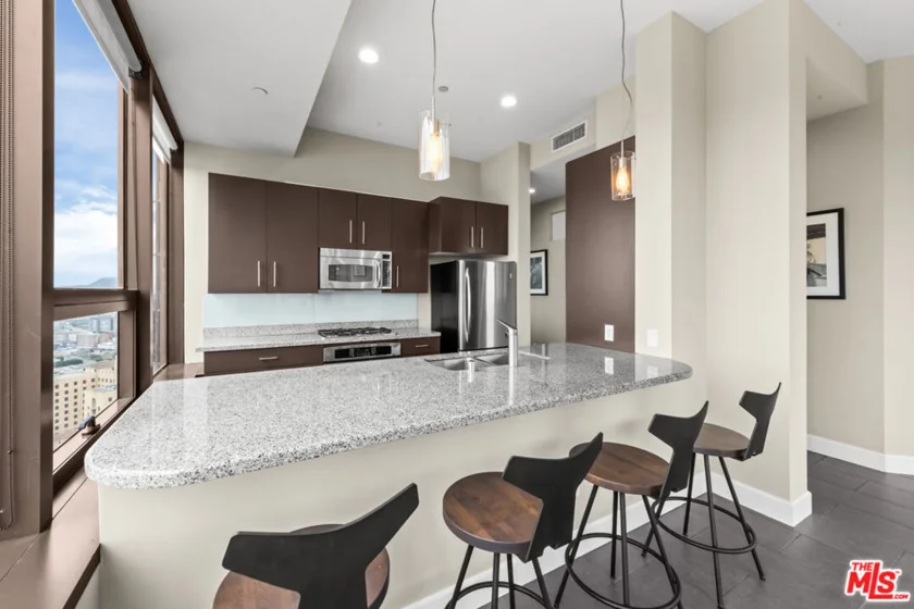 1100 Wilshire Boulevard #2411 photo 28