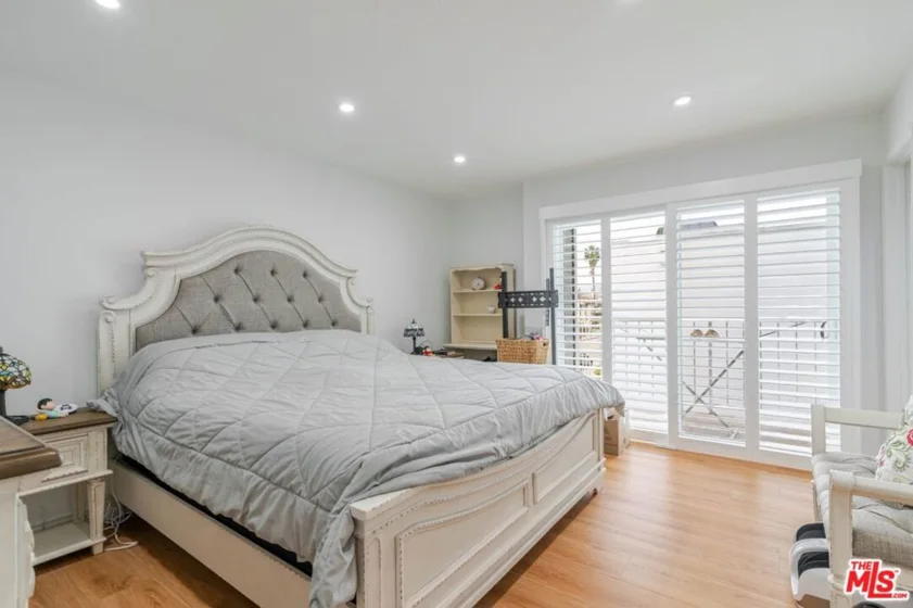 1121 E Wilson Avenue #12 photo 15