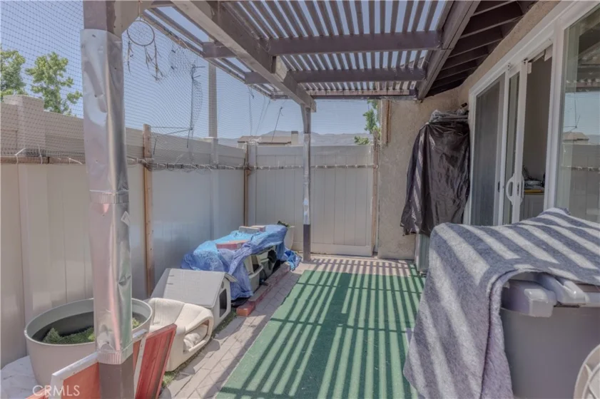 579 Parkview photo 24