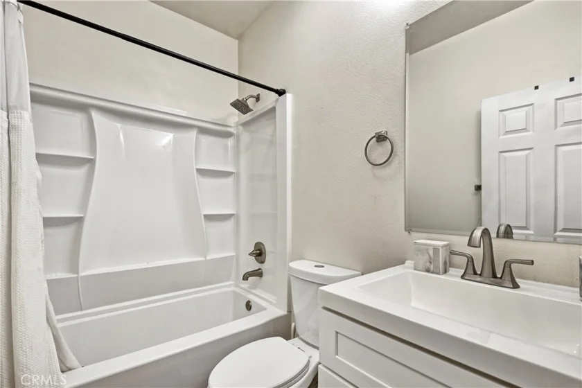 3894 Polk photo 12