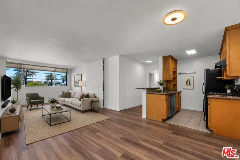 421 S La Fayette Park Place #210 photo 2