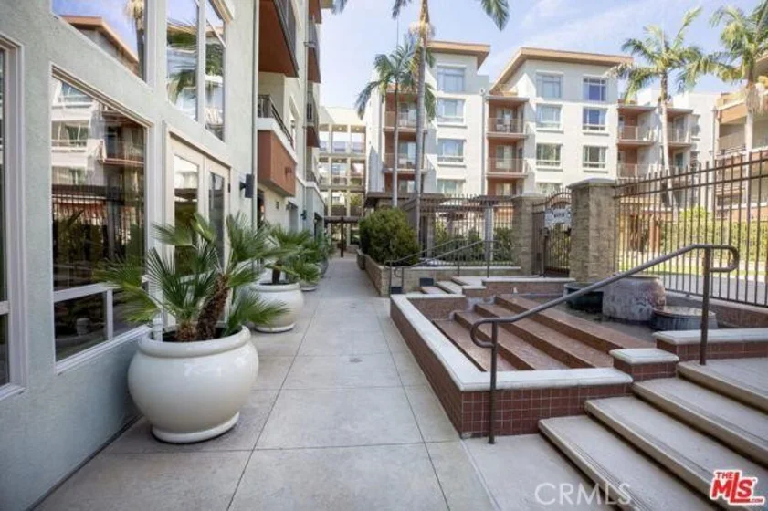 100 S Alameda #159 photo 30