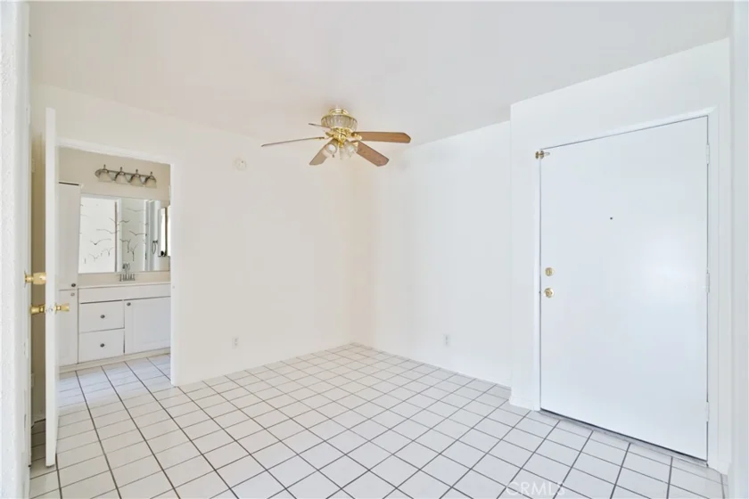 5460 White Oak Avenue #E129 photo 9