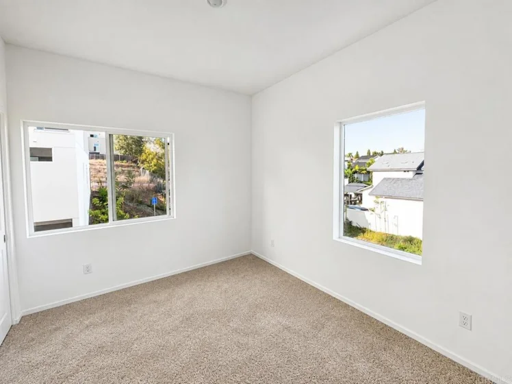 4968 Ocean View Boulevard photo 3