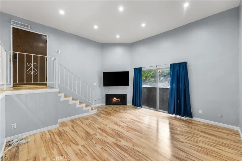 5500 Lindley #106 photo 17