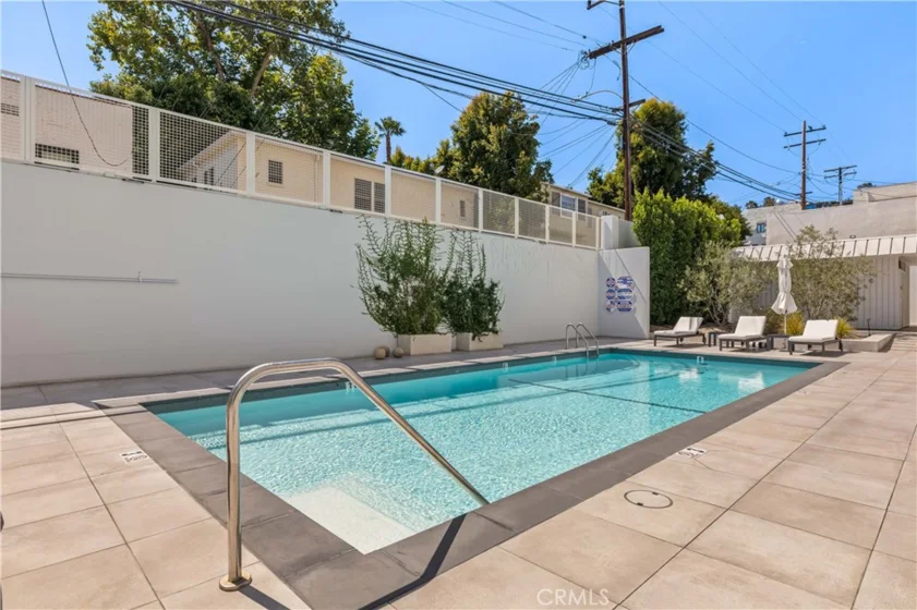 999 N Doheny Drive #310 photo 17