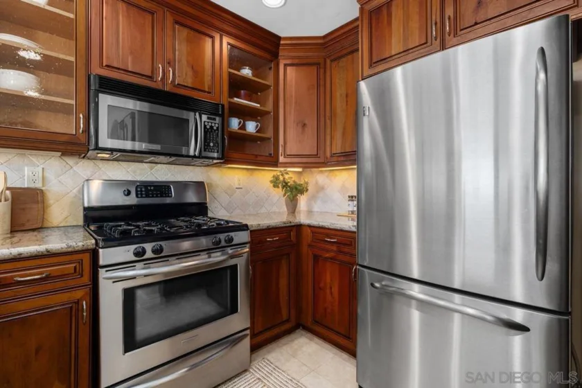 7411 Herschel #3F photo 9