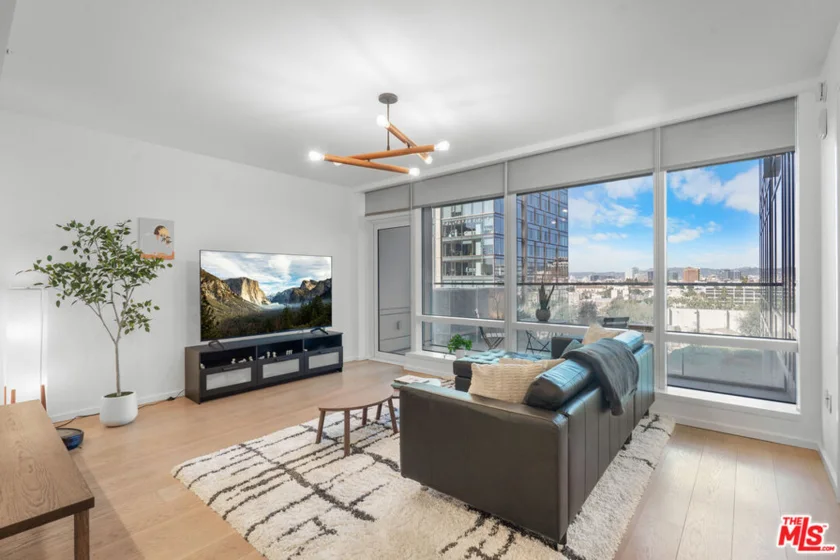 877 Francisco Street #1116 photo 7