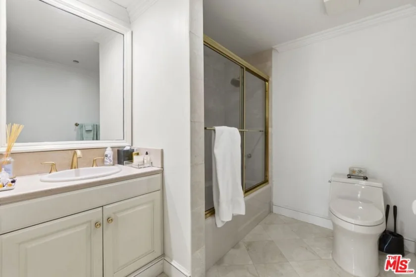 277 S Spalding Drive #203 photo 25