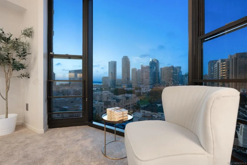 500 W Harbor Drive #1303 photo 7