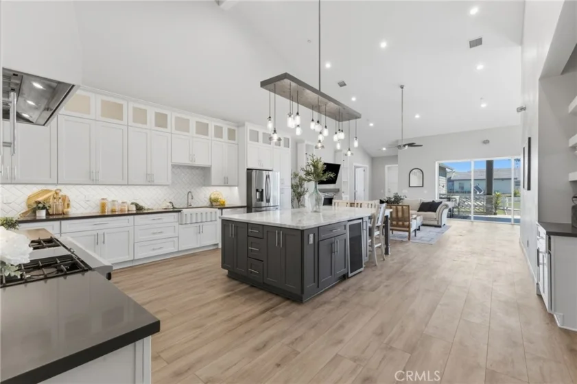 24940 Hayes photo 1