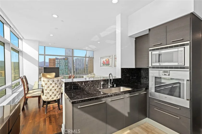 900 W Olympic #31J photo 11