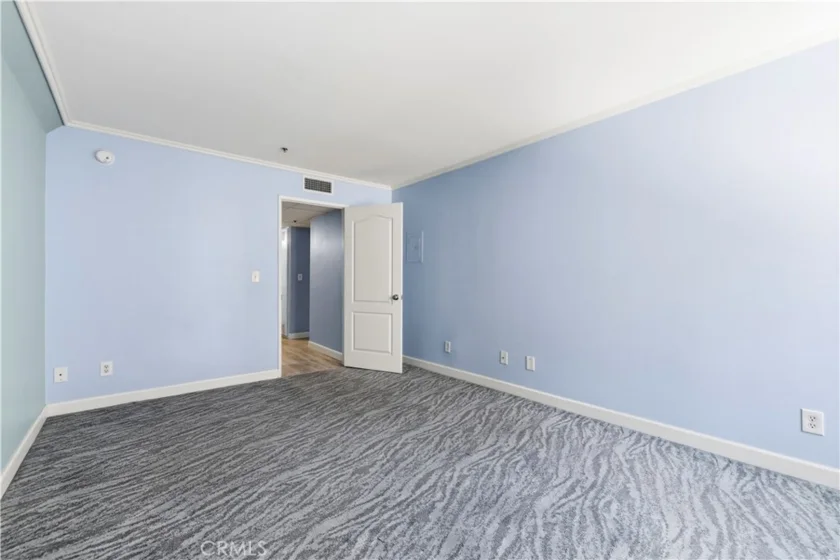 5143 Bakman Avenue #320 photo 19
