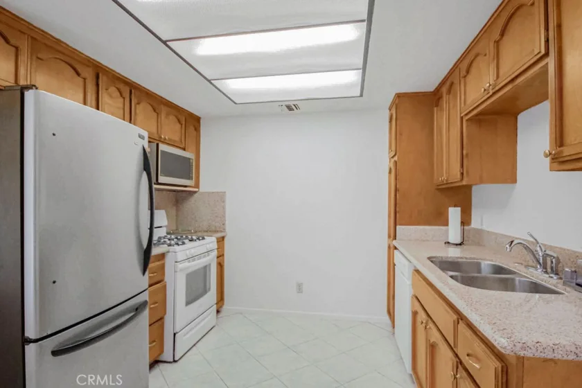 1427 Hillandale photo 8
