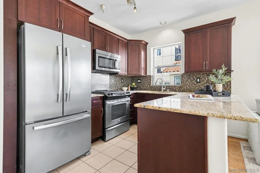 919 W Lewis Street #1 photo 23