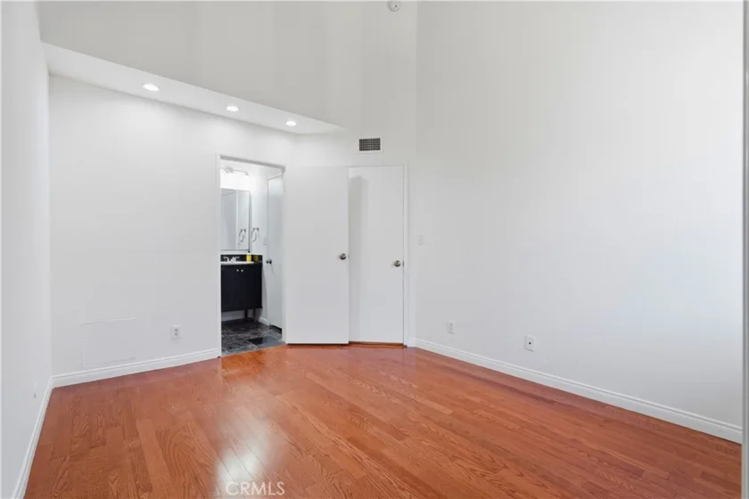 7651 Reseda #13-T photo 8
