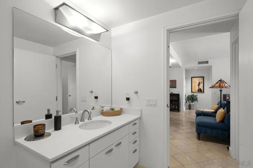 645 Front Street #1807 photo 31