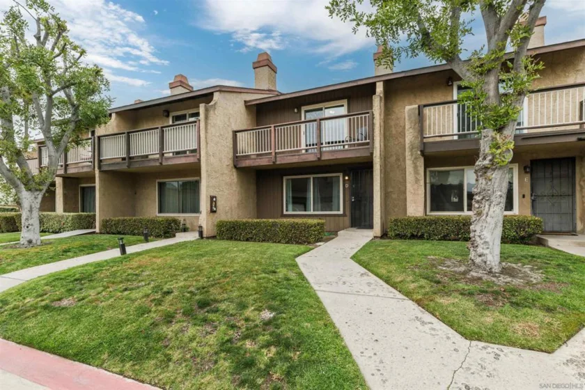 982 E Main Street #D photo 1