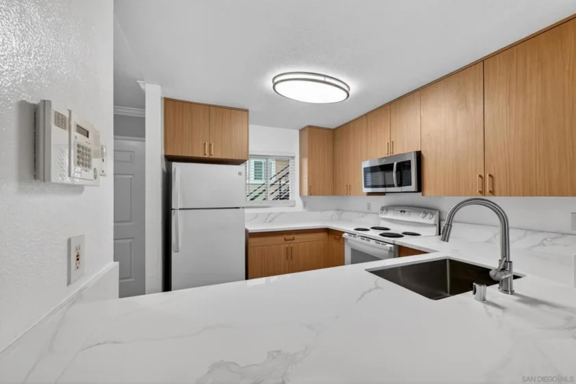 7545 Charmant Drive #1301 photo 23