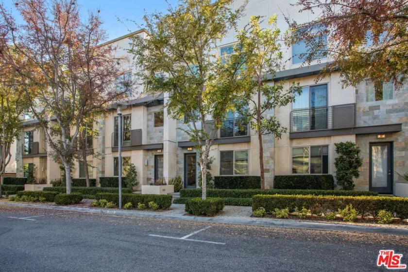 25 Delancy photo 2