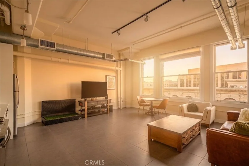 939 S Broadway #1001 photo 9