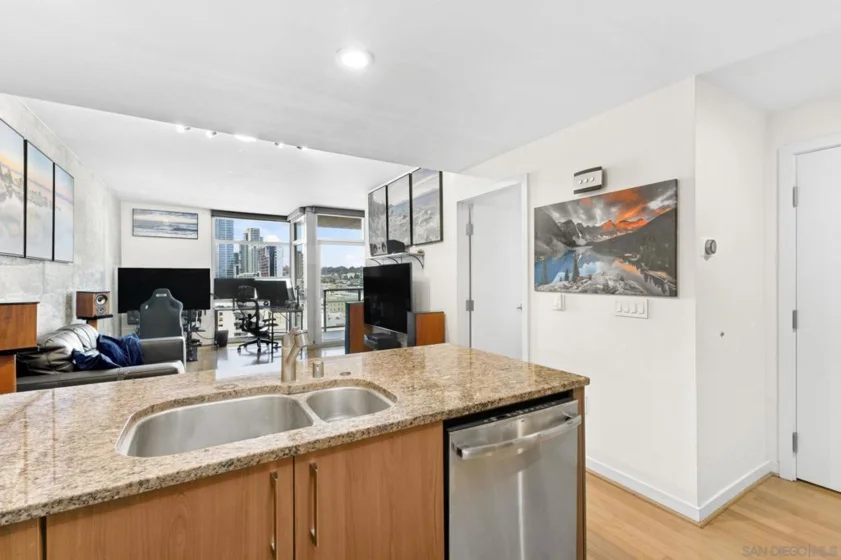 800 The Mark Lane #1202 photo 24