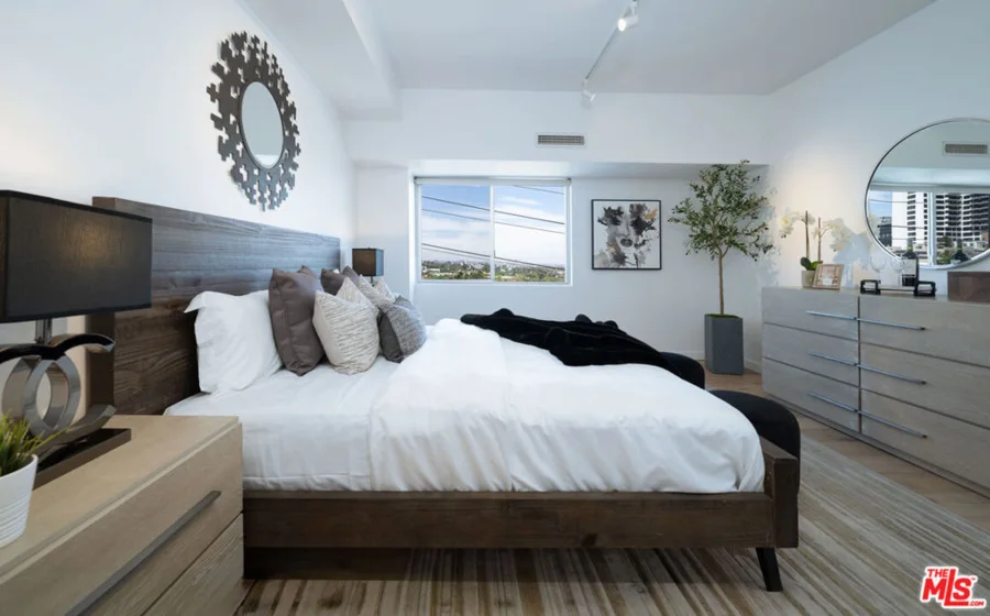 1155 N La Cienega Boulevard #508 photo 20