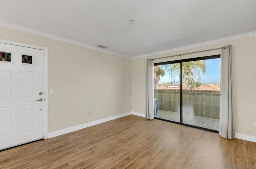 Twin Oaks Avenue #5 photo 3