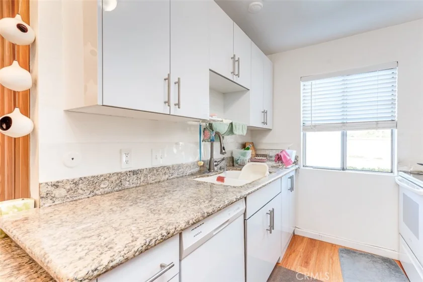400 N Acacia Avenue #B10 photo 6