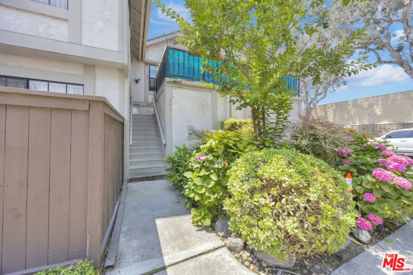 9066 Candlestick Lane #5 photo 2