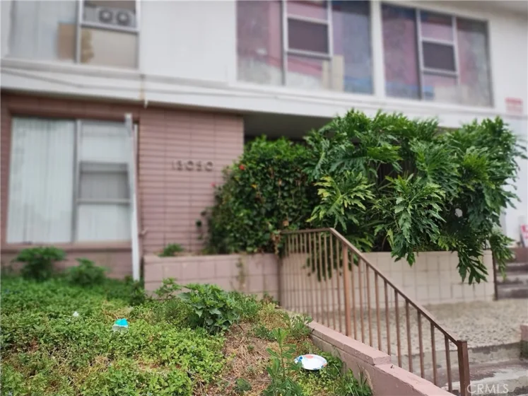 13050 Dronfield #13 photo 1