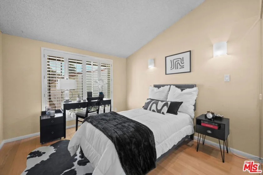 5951 Canterbury Drive #20 photo 12
