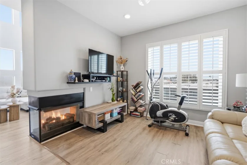 10790 Rose Avenue photo 24