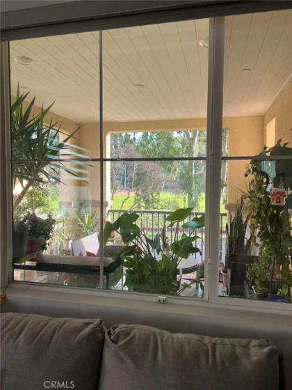 1623 W Glendon photo 4