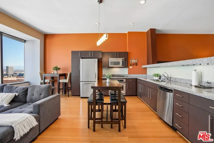 1100 Wilshire Boulevard #2105 photo 9
