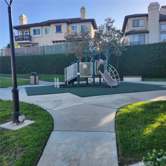 2057 San Diego photo 19