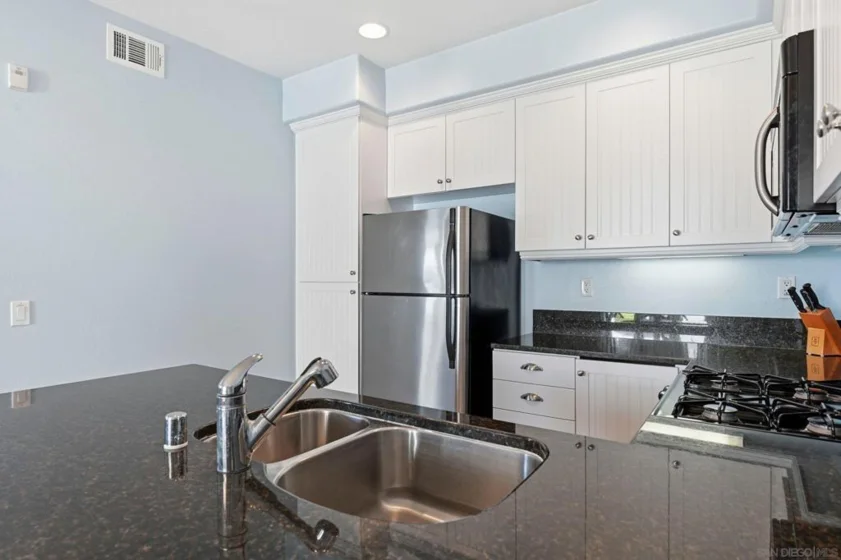 845 Harbor Cliff Way #305 photo 19