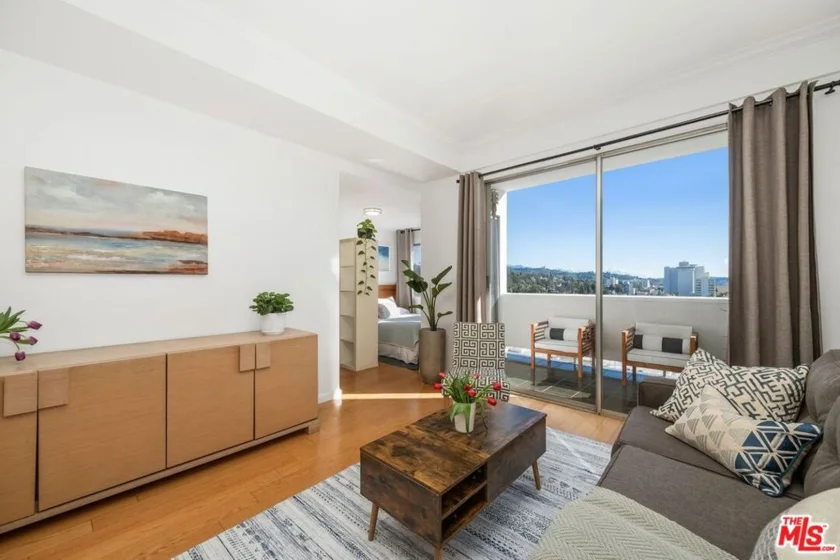 7250 Franklin Avenue #711 photo 1