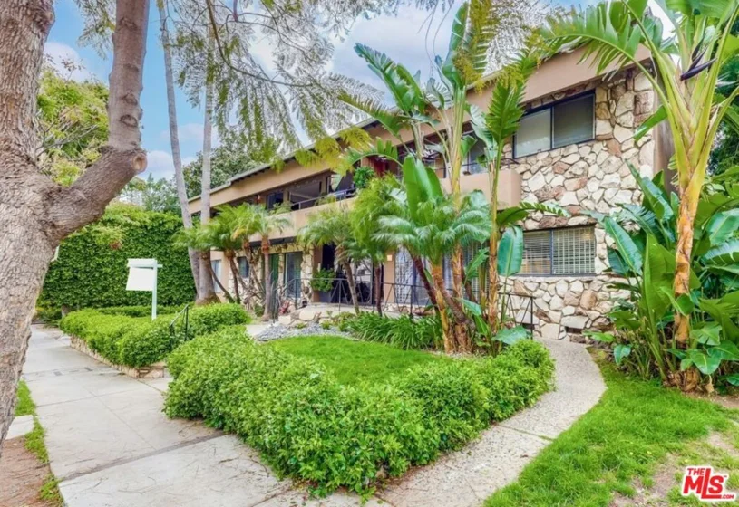 1275 Havenhurst Drive #4 photo 4