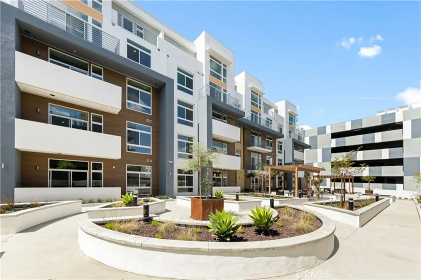 168 S Monterey Street #506 photo 56