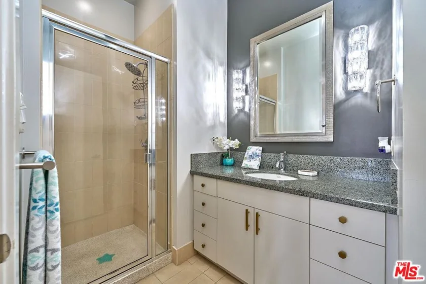 3810 Wilshire Boulevard #408 photo 8